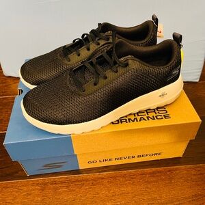 NIB Skechers Men's GOwalk Max Gen 5 Walking Sneakers